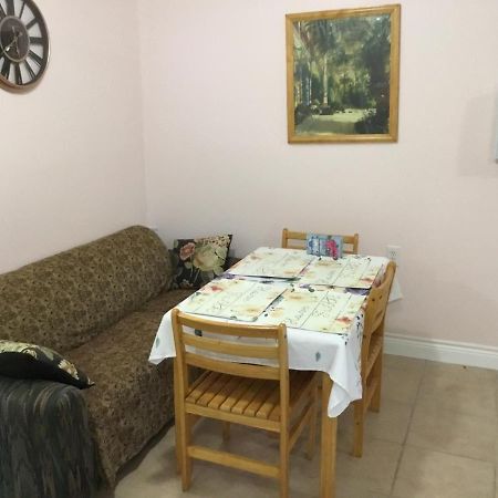 Studio Apartment At Historical House Galveston Buitenkant foto
