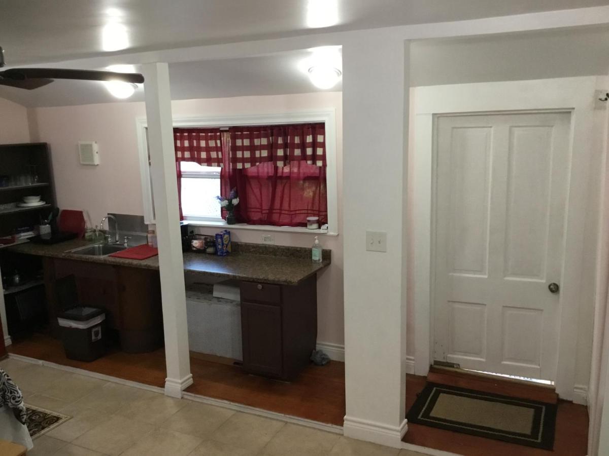 Studio Apartment At Historical House Galveston Buitenkant foto