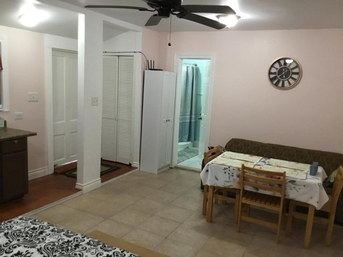 Studio Apartment At Historical House Galveston Buitenkant foto
